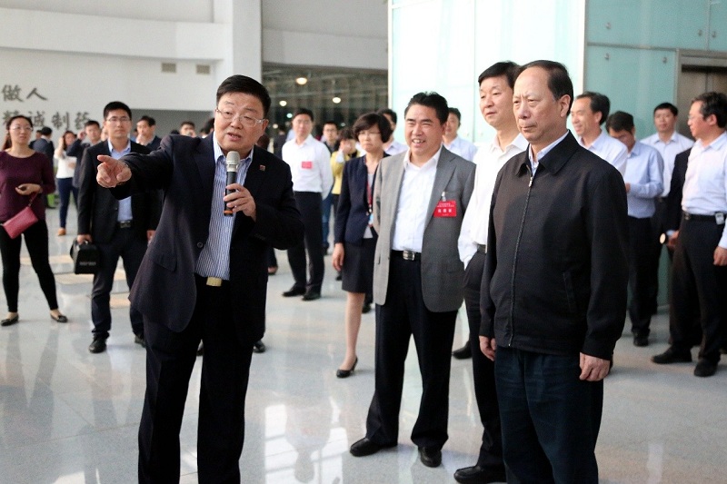 聚焦智能制造 助推产业升级——全省沿海工作会议与会领导莅临Z6·尊龙凯时「中国」官方网站调研