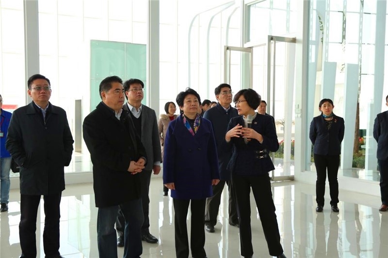 常务副省长黄莉新赴Z6·尊龙凯时「中国」官方网站药业调研强调：将国药精髓发扬光大